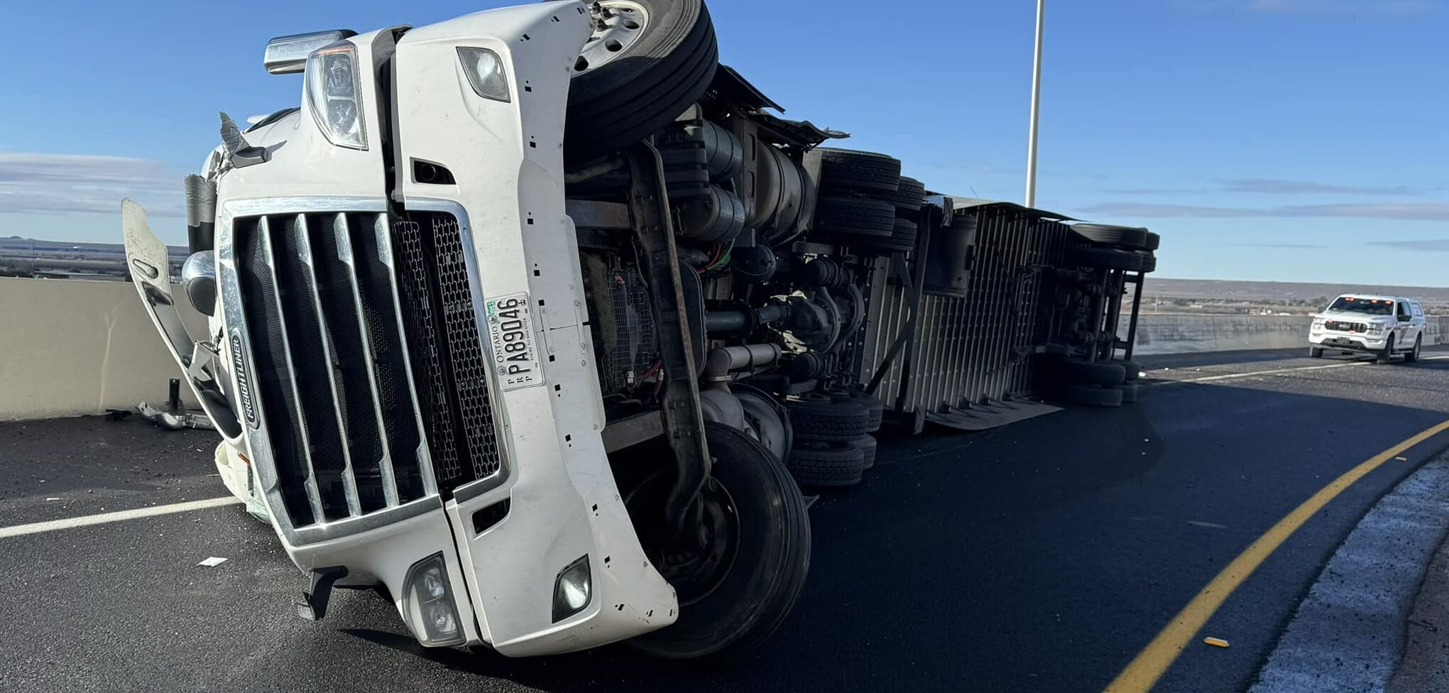 Truck Rollover Temporarily Blocks I-10 to I-25 “flyover” South of Las Cruces