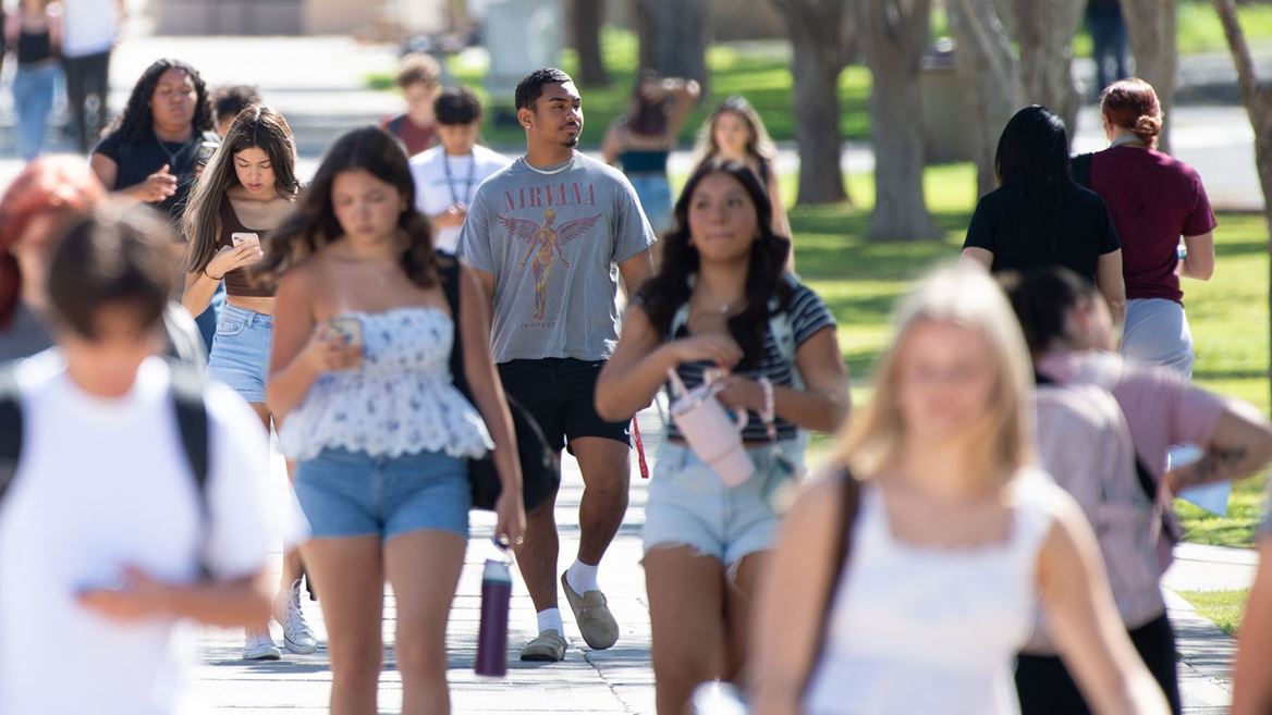 Scholarships, online offerings drive continued enrollment growth for NMSU system