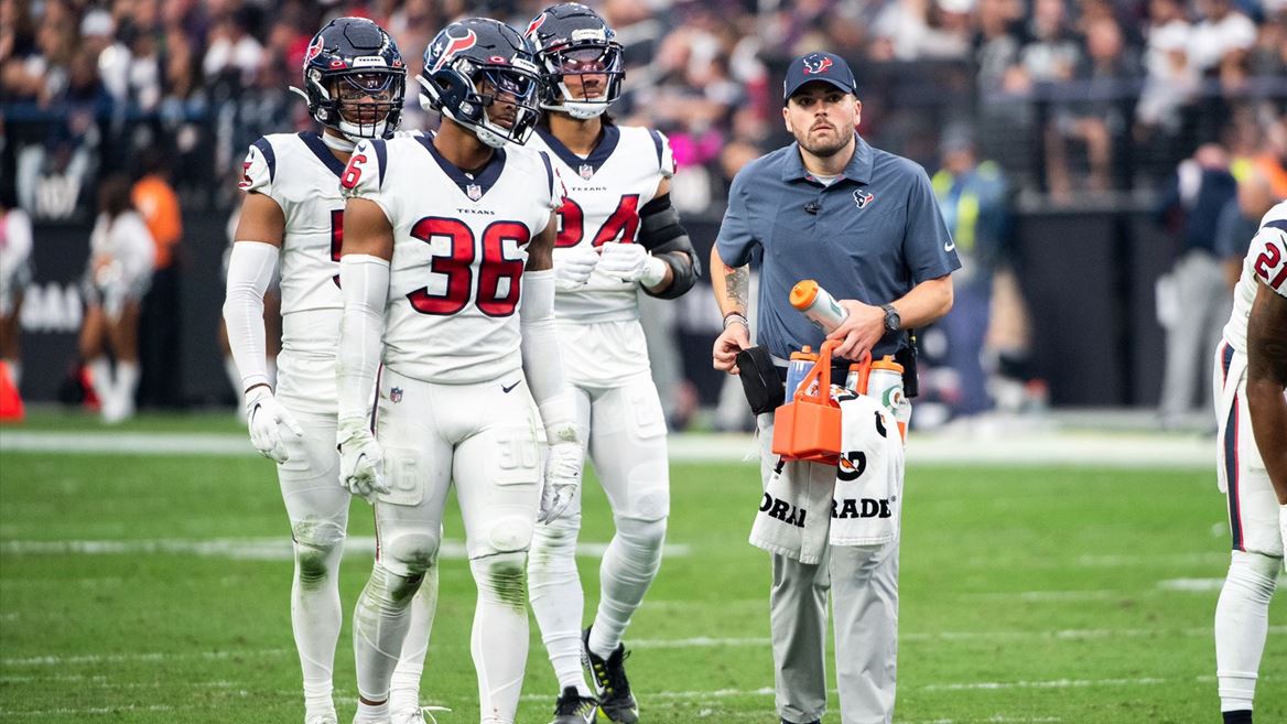 Sideline hustle: NMSU alums help keep NFL players safe, healthy