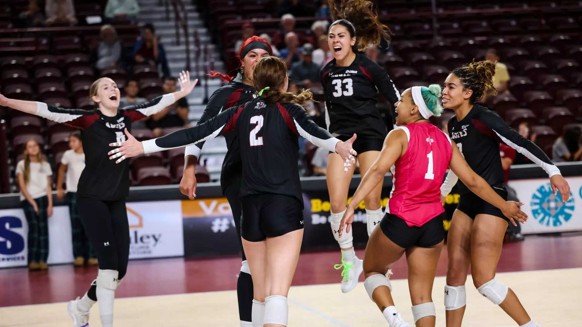 Lightheart Dazzles in Aggies’ Fourth Straight Sweep