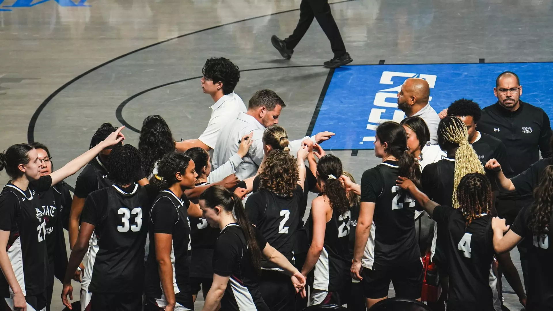 Basketball: Aggies Drop Contest in Murfreesboro