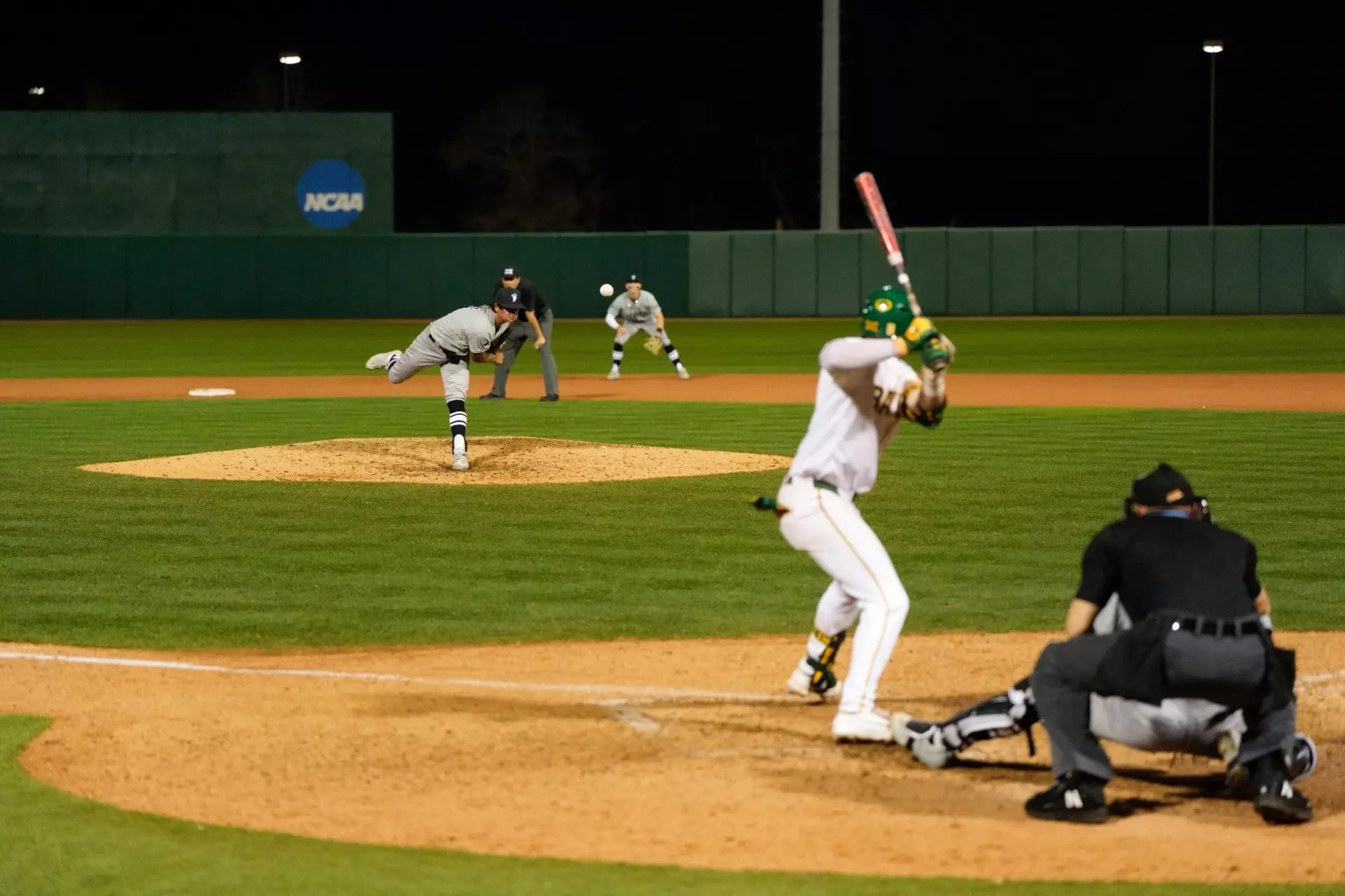 Baseball: Baylor’s Early Scoring Too Much to Overcome