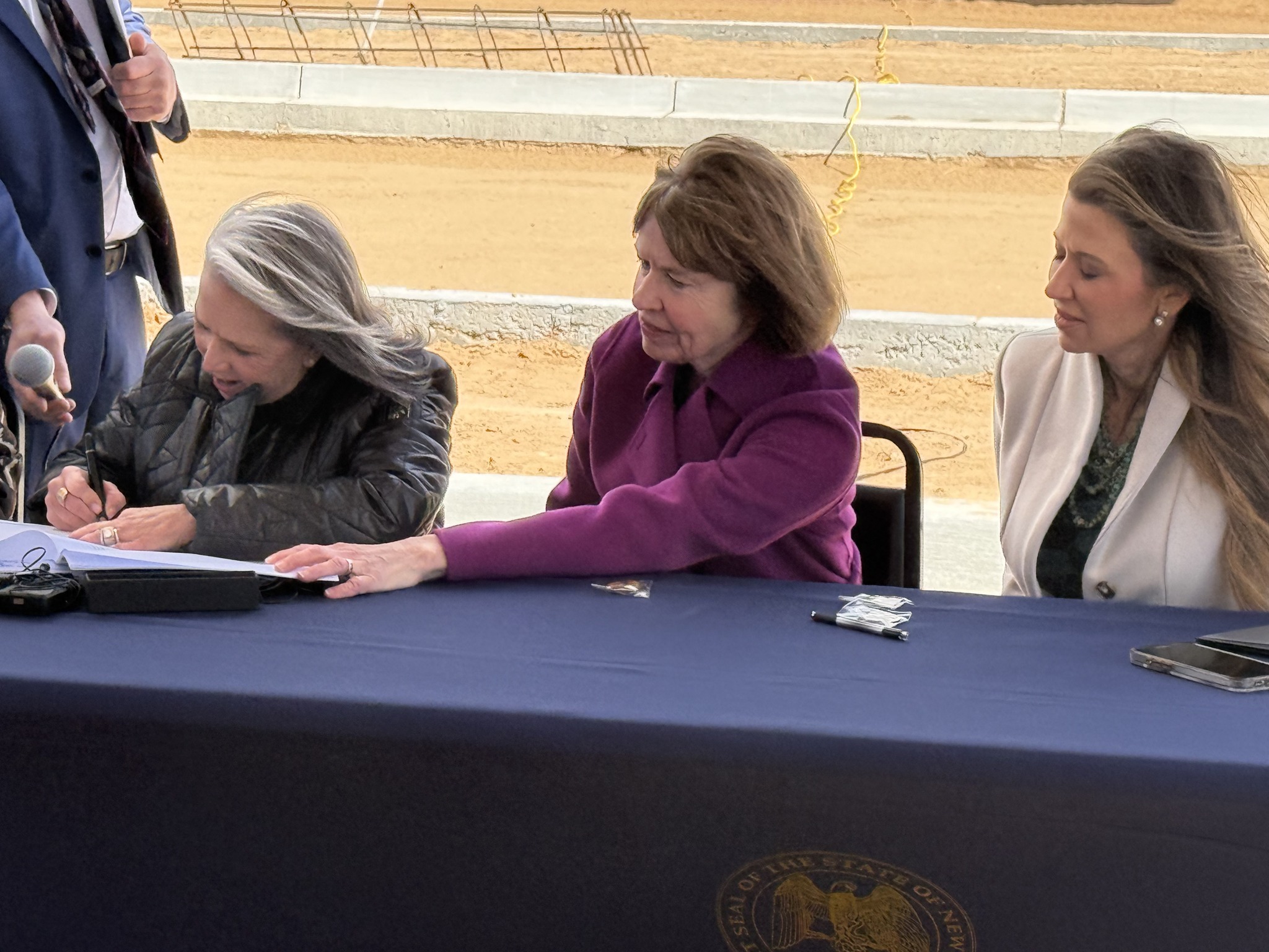 Governor signs medical malpractice reform, other health care bills into law; 33 more signatures announced