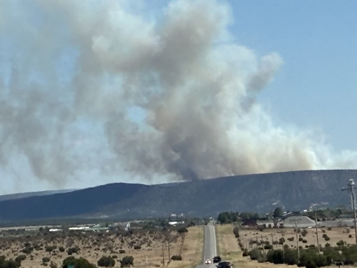 Deer Canyon Fire Threatens Homes South of Mountainair