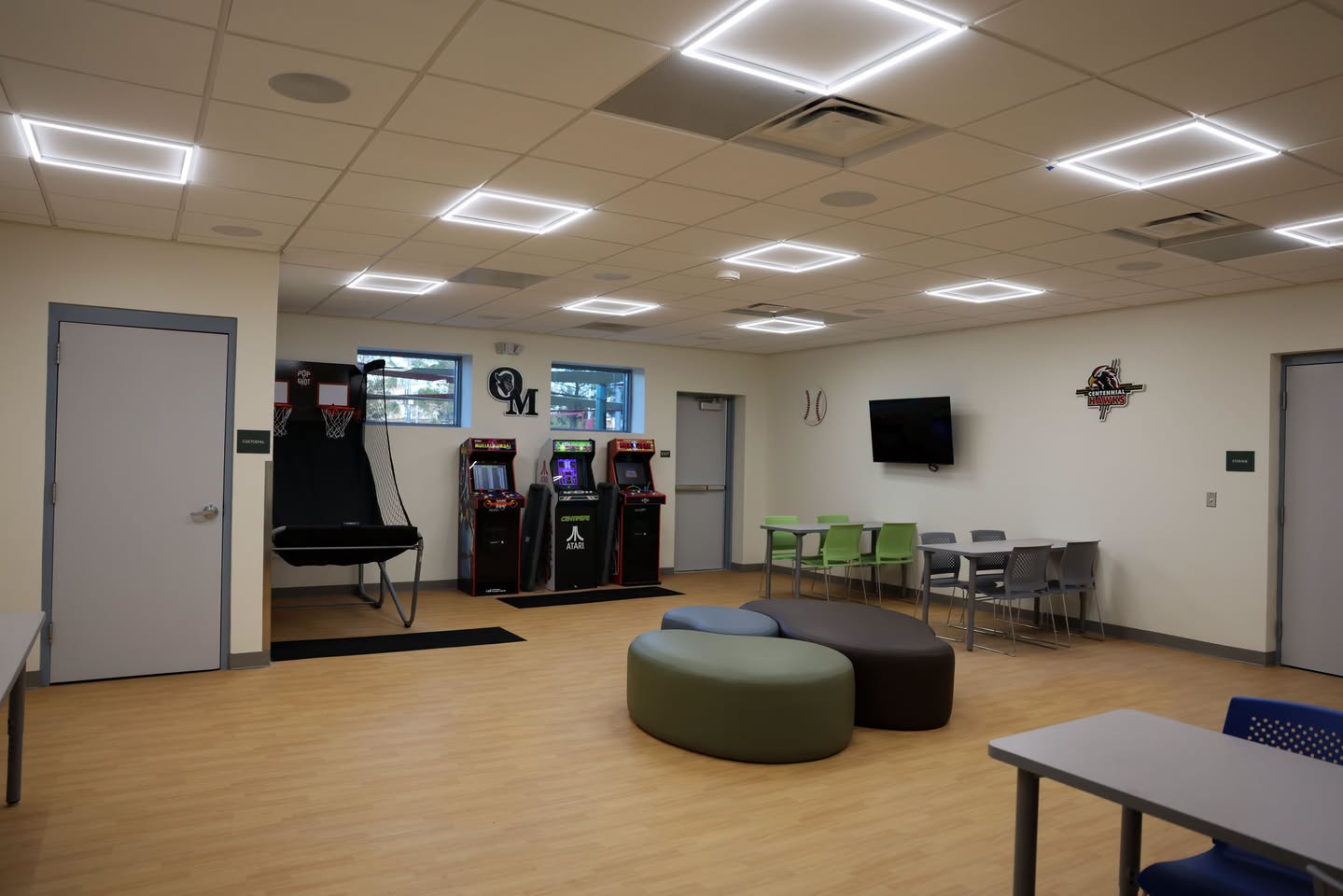 Meerscheidt Recreation Center Reopens Following Renovations, Mayor Celebrates with Three-Pointer